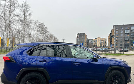 Toyota RAV4, 2021 год, 3 800 000 рублей, 7 фотография