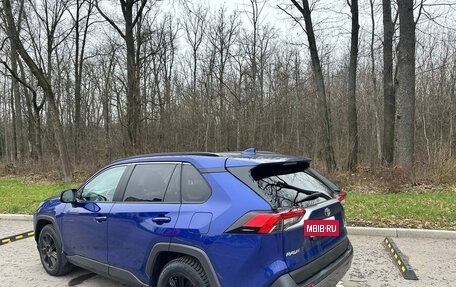 Toyota RAV4, 2021 год, 3 800 000 рублей, 4 фотография