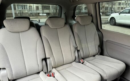 KIA Carnival III, 2008 год, 750 000 рублей, 10 фотография