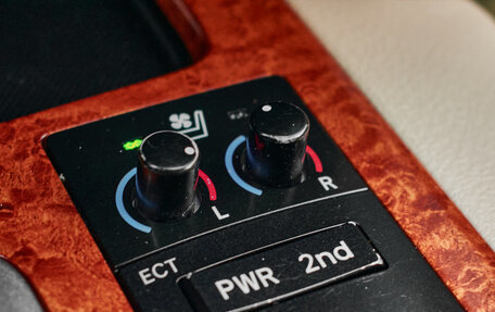 Toyota Land Cruiser 200, 2012 год, 3 171 000 рублей, 19 фотография