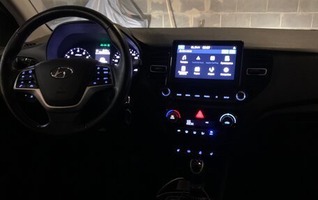 Hyundai Solaris II рестайлинг, 2021 год, 1 590 000 рублей, 8 фотография