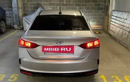 Hyundai Solaris II рестайлинг, 2021 год, 1 590 000 рублей, 4 фотография