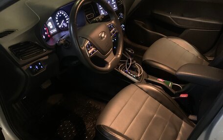 Hyundai Solaris II рестайлинг, 2021 год, 1 590 000 рублей, 10 фотография