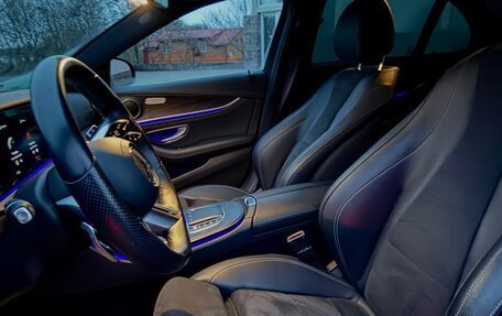 Mercedes-Benz E-Класс, 2021 год, 5 500 000 рублей, 10 фотография