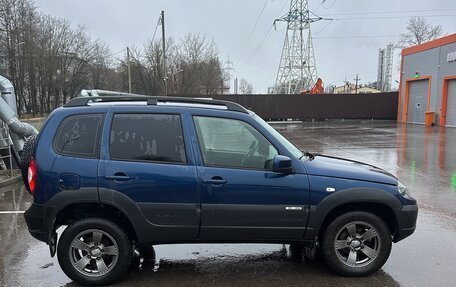 Chevrolet Niva I рестайлинг, 2017 год, 710 000 рублей, 3 фотография