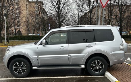 Mitsubishi Pajero IV, 2011 год, 2 200 000 рублей, 32 фотография
