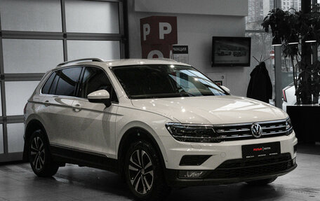 Volkswagen Tiguan II, 2019 год, 2 355 000 рублей, 3 фотография