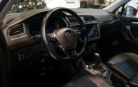 Volkswagen Tiguan II, 2019 год, 2 355 000 рублей, 9 фотография