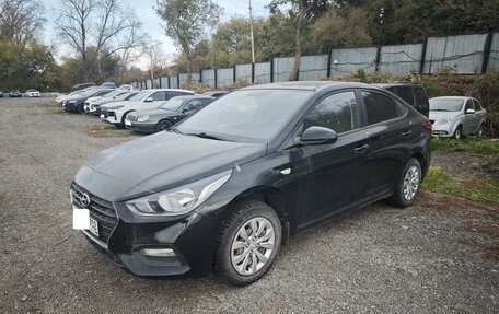 Hyundai Solaris II рестайлинг, 2017 год, 1 000 000 рублей, 2 фотография