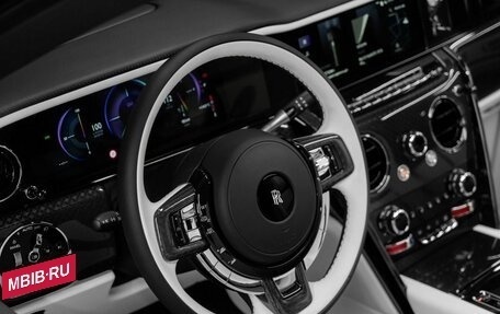 Rolls-Royce Cullinan, 2025 год, 79 000 000 рублей, 13 фотография