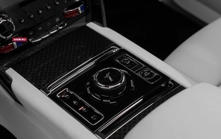 Rolls-Royce Cullinan, 2025 год, 79 000 000 рублей, 21 фотография