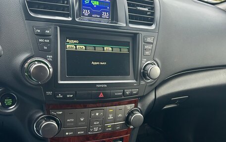 Toyota Highlander III, 2012 год, 1 450 000 рублей, 12 фотография