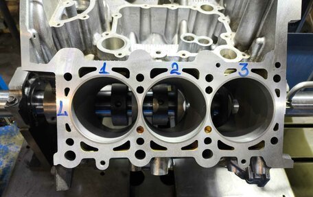 Audi A8, 2012 год, 1 950 000 рублей, 15 фотография