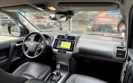 Toyota Land Cruiser Prado 150 рестайлинг 2, 2022 год, 6 100 000 рублей, 9 фотография