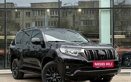 Toyota Land Cruiser Prado 150 рестайлинг 2, 2022 год, 6 100 000 рублей, 3 фотография