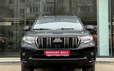 Toyota Land Cruiser Prado 150 рестайлинг 2, 2022 год, 6 100 000 рублей, 2 фотография