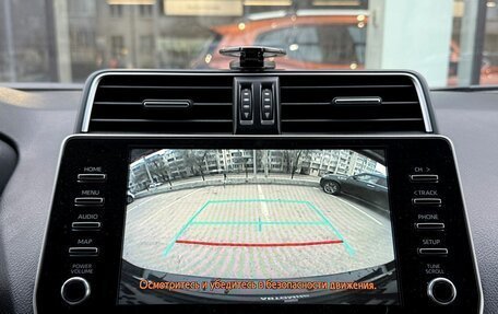 Toyota Land Cruiser Prado 150 рестайлинг 2, 2022 год, 6 100 000 рублей, 14 фотография