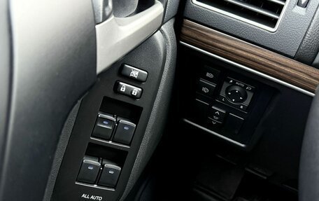 Toyota Land Cruiser Prado 150 рестайлинг 2, 2022 год, 6 100 000 рублей, 17 фотография