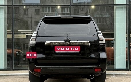 Toyota Land Cruiser Prado 150 рестайлинг 2, 2022 год, 6 100 000 рублей, 6 фотография