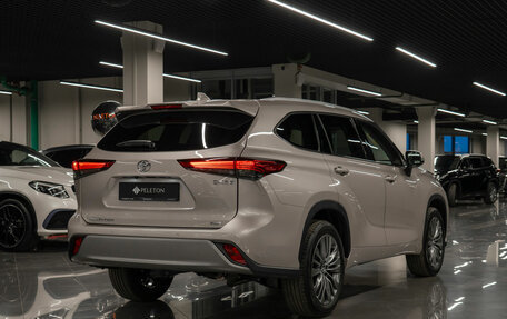 Toyota Highlander, 2025 год, 6 100 000 рублей, 5 фотография