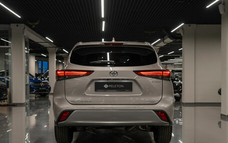 Toyota Highlander, 2025 год, 6 100 000 рублей, 6 фотография