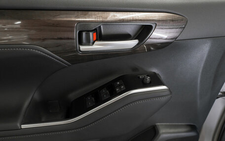 Toyota Highlander, 2025 год, 6 100 000 рублей, 18 фотография