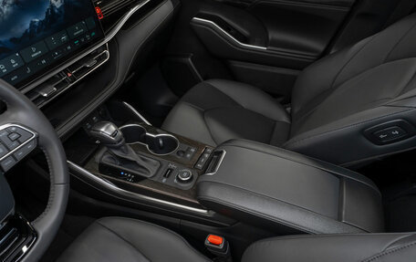 Toyota Highlander, 2025 год, 6 100 000 рублей, 21 фотография