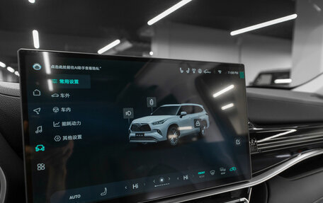 Toyota Highlander, 2025 год, 6 100 000 рублей, 28 фотография