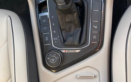 Volkswagen Tiguan II, 2016 год, 2 300 000 рублей, 11 фотография