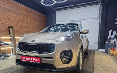 KIA Sportage IV рестайлинг, 2018 год, 2 300 000 рублей, 1 фотография