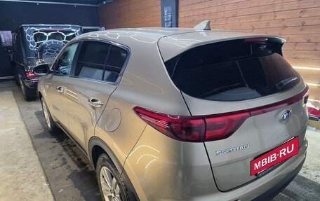 KIA Sportage IV рестайлинг, 2018 год, 2 300 000 рублей, 4 фотография