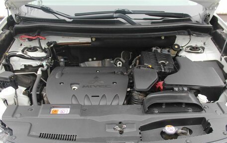 Mitsubishi Outlander III рестайлинг 3, 2019 год, 2 030 000 рублей, 11 фотография