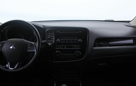 Mitsubishi Outlander III рестайлинг 3, 2019 год, 2 030 000 рублей, 15 фотография