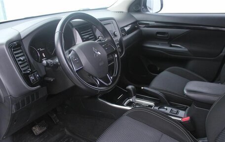 Mitsubishi Outlander III рестайлинг 3, 2019 год, 2 030 000 рублей, 17 фотография