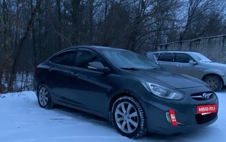 Hyundai Solaris II рестайлинг, 2011 год, 620 000 рублей, 2 фотография