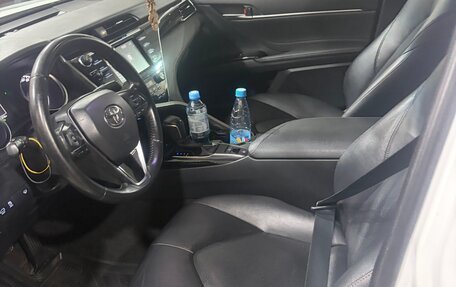 Toyota Camry, 2020 год, 2 350 000 рублей, 8 фотография