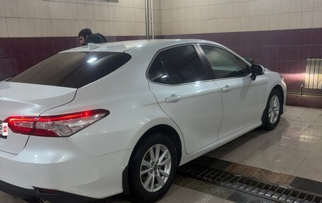 Toyota Camry, 2020 год, 2 350 000 рублей, 3 фотография