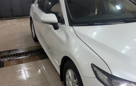 Toyota Camry, 2020 год, 2 350 000 рублей, 14 фотография