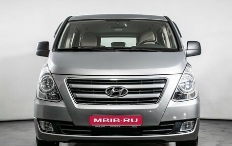 Hyundai H-1 II рестайлинг, 2018 год, 2 460 000 рублей, 2 фотография