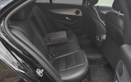 Mercedes-Benz E-Класс, 2021 год, 3 200 000 рублей, 4 фотография