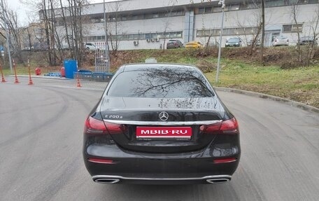 Mercedes-Benz E-Класс, 2021 год, 3 200 000 рублей, 1 фотография