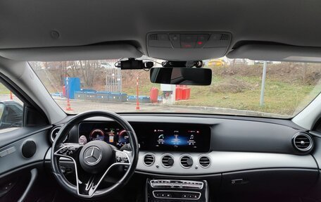 Mercedes-Benz E-Класс, 2021 год, 3 200 000 рублей, 12 фотография