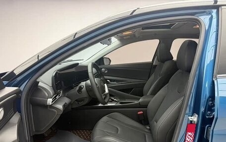 Hyundai Elantra, 2022 год, 1 680 000 рублей, 13 фотография