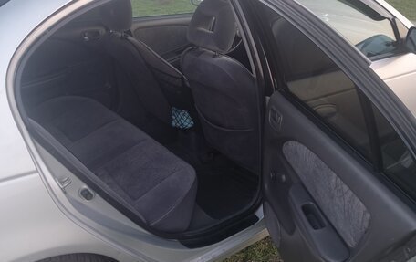 Toyota Avensis III рестайлинг, 2000 год, 320 000 рублей, 15 фотография