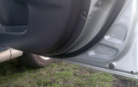 Toyota Avensis III рестайлинг, 2000 год, 320 000 рублей, 12 фотография