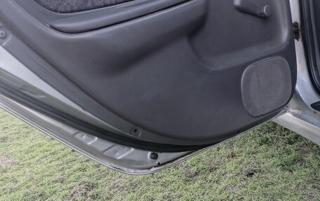 Toyota Avensis III рестайлинг, 2000 год, 320 000 рублей, 16 фотография