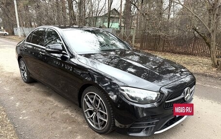 Mercedes-Benz E-Класс, 2020 год, 3 390 000 рублей, 4 фотография