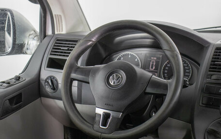 Volkswagen Caravelle T5, 2010 год, 1 278 000 рублей, 16 фотография