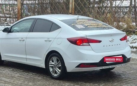 Hyundai Elantra VI рестайлинг, 2019 год, 950 000 рублей, 3 фотография