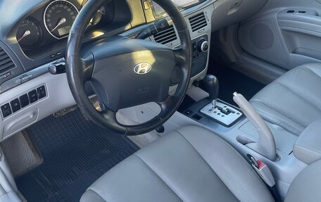 Hyundai Sonata VI, 2005 год, 850 000 рублей, 21 фотография